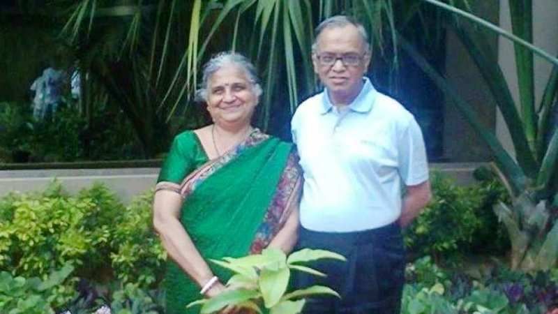 Sudha Murthy ar savu vīru- N. R. Narayana Murthy