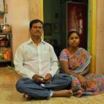 अरुणाचलम मुरुगनांथम अपनी पत्नी शांति के साथ
