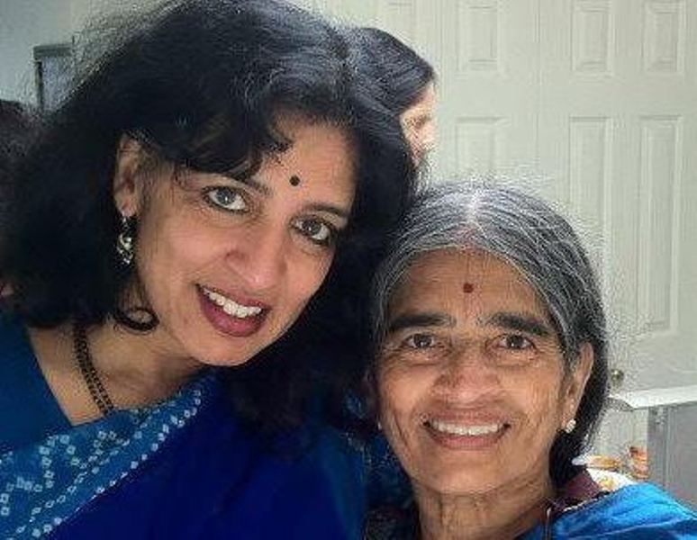 Jayshree Ullal com a mãe