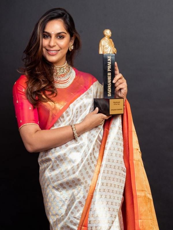 Upasana Kamineni with her Dadasaheb Phalke – Philanthropist Of The Year award