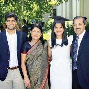 Falguni Nayar su šeima