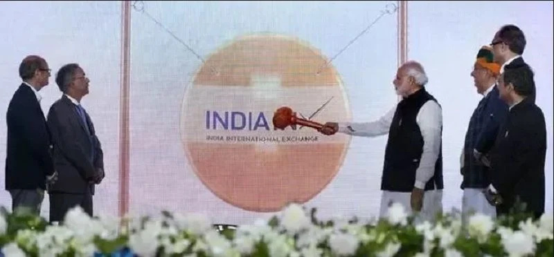   इंडिया इंटरनेशनल एक्सचेंज का उद्घाटन करते प्रधानमंत्री नरेंद्र मोदी
