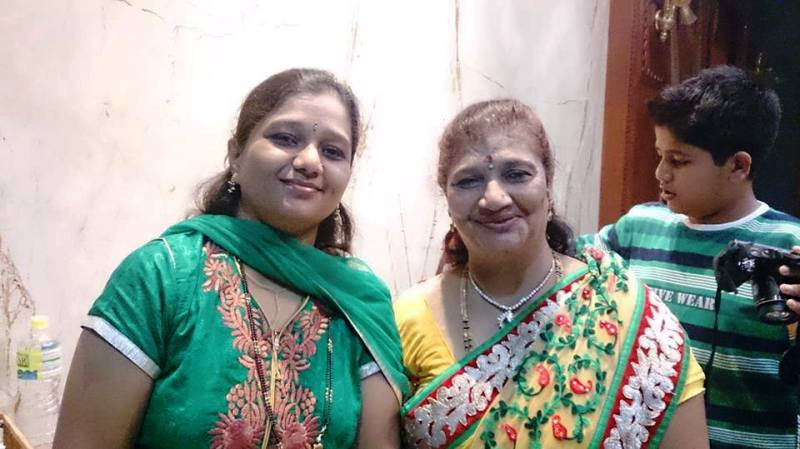   Vijay Sankeshwar's daughter Bharati Holkunde with her mother