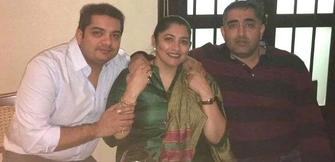   शार्दुल सिंह ब्यास अपनी बहन और भाई के साथ
