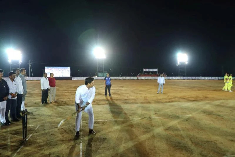   Shrikant Shinde playing cricket