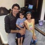 Mohammad Irfan bersama anak-anaknya