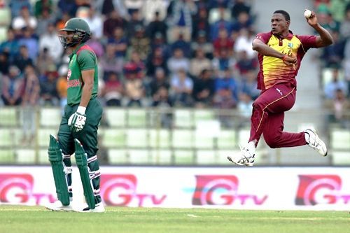 Sheldon Cottrell dalam perlawanan menentang Bangladesh