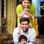 Равичандран Ашвин със съпругата и дъщерите си