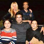 Васим Акрам със семейството си