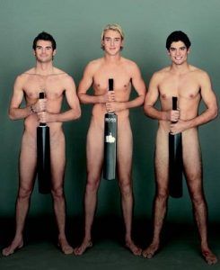 Alastair Cook ja hänen kollegansa esittivät alastomuutta kivessyöpätietoisuudelle