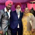 Анурет Сингх с родителите си