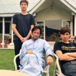 عمران خان مع أبنائه