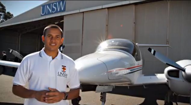 Usman Khawaja is een erkende commerciële piloot