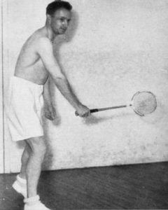 Дон Брэдман играет в теннис