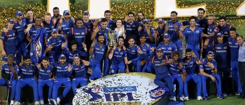 2019 आईपीएल जीत का जश्न मनाते मुंबई इंडियंस