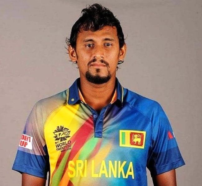 Suranga Lakmal (Cricketer) Chiều cao, Cân nặng, Tuổi, Tiểu sử, Vợ, Gia đình và hơn thế nữa