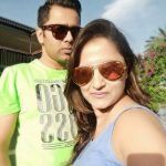 Aakash Chopra sa suprugom