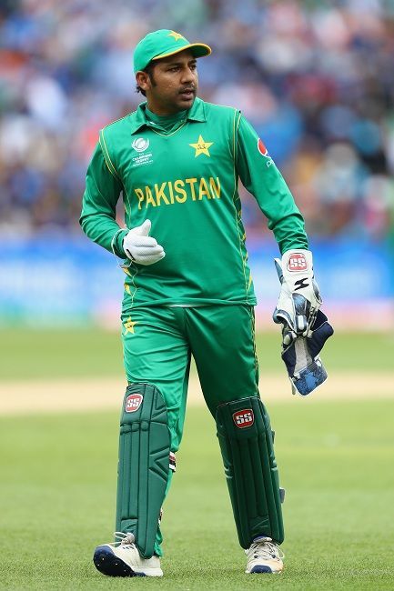 Sarfraz Ahmed giữ wicket