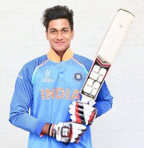 Manjot Kalra (Cricketspieler) Größe, Alter, Freundin, Familie, Biografie & mehr