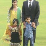 वी वी एस लक्ष्मण अपनी पत्नी और बच्चों के साथ
