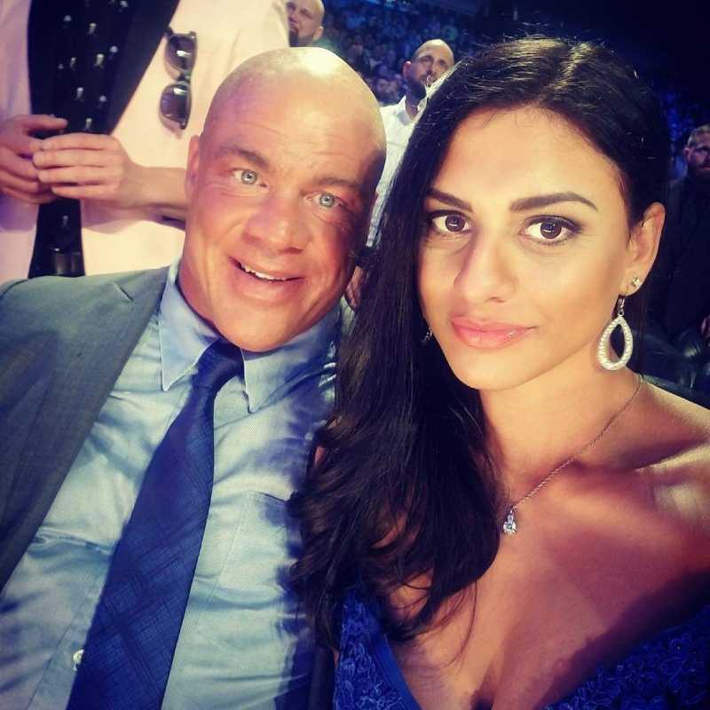 Isang larawan ni Giovanna Yannotti Angle kasama ang kanyang asawang si Kurt Angle