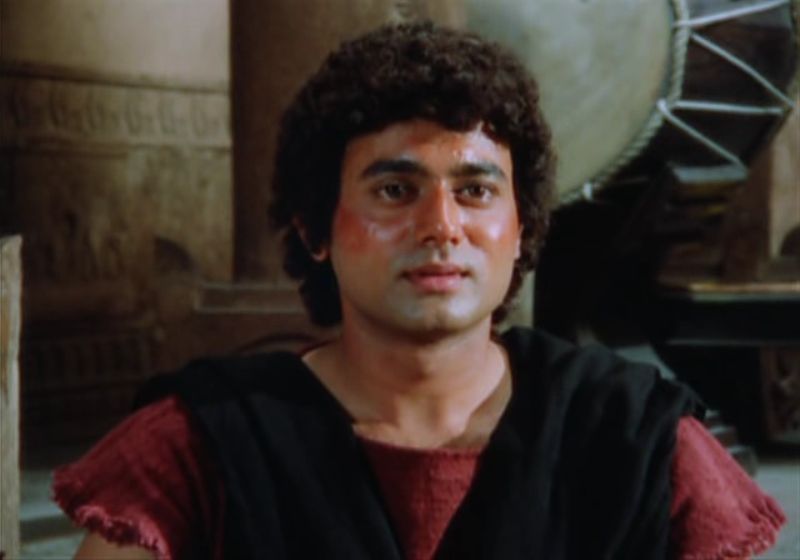 Nitish Bharadwaj di tempat peninggalan Trishagni (1988)
