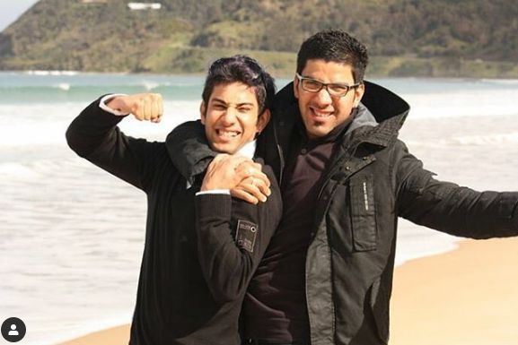 Sahil Uppal koos vennaga