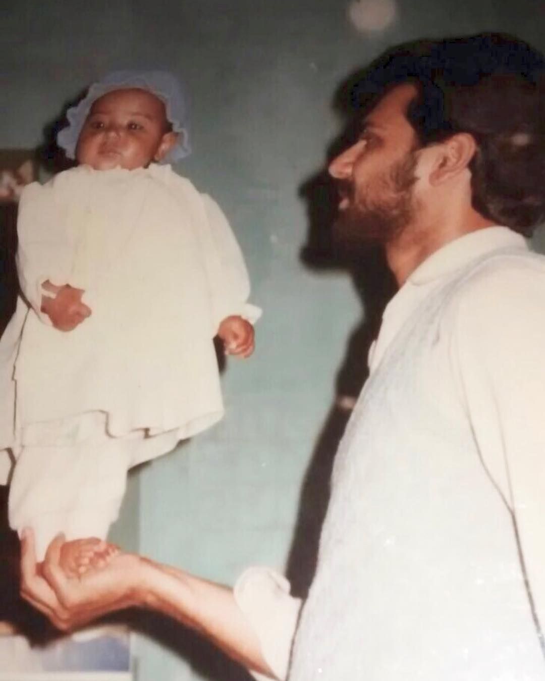 Sonam Bajwa z ojcem