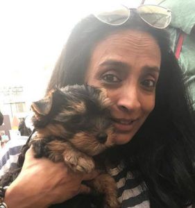 Suchitra Pillai på en kæledyrsmesse i Mumbai