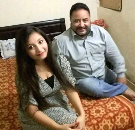 Η Navdeesh Kaur με τον πατέρα της