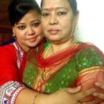 Бхарти Сингх са мајком Камлом Сингх