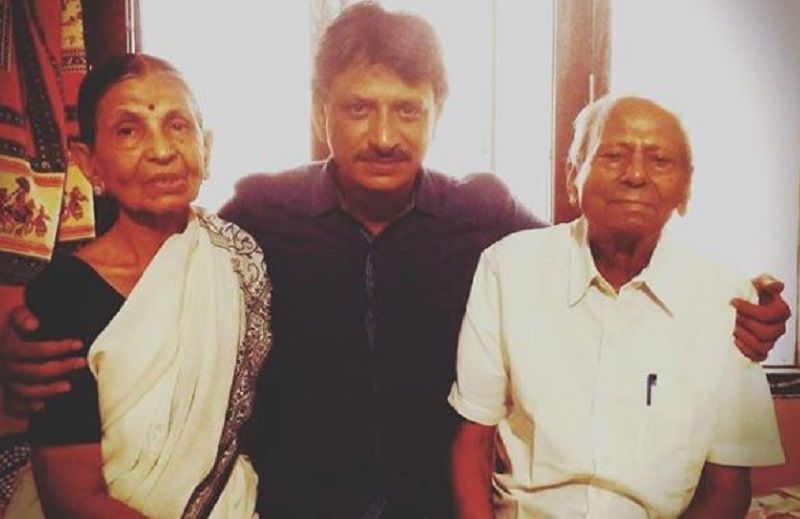 राजेश तैलंग अपने माता-पिता के साथ