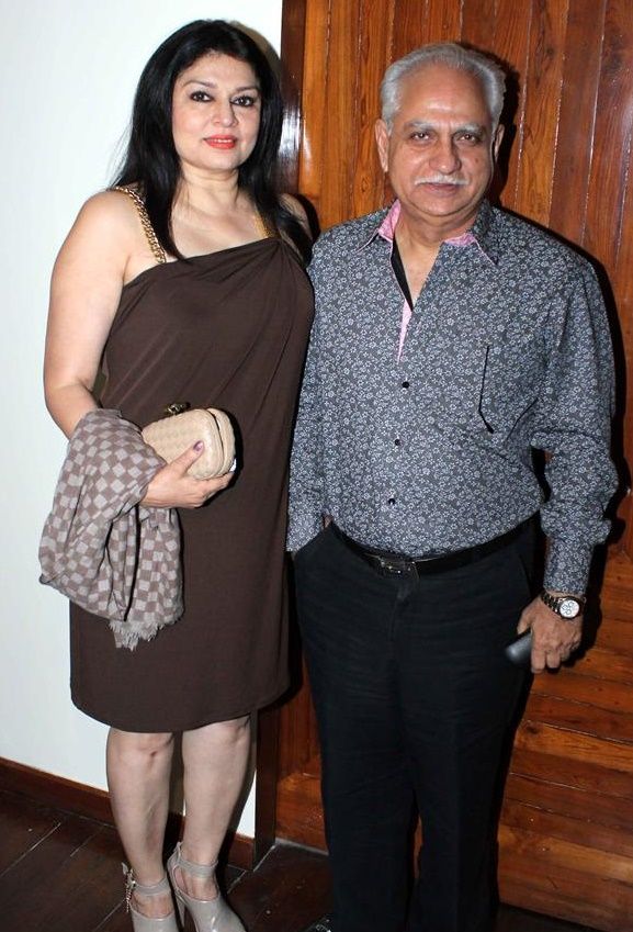 किरण जुनेजा रमेश सिप्पी के साथ