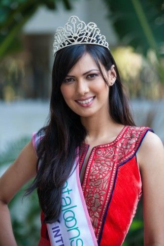Rochelle Rao var den første andenplads i Pantaloons Femina Miss India South