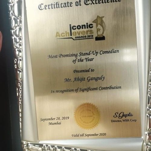 تم تقديم جائزة Iconic Achievers Award لعام 2019 إلى Abijit Ganguly