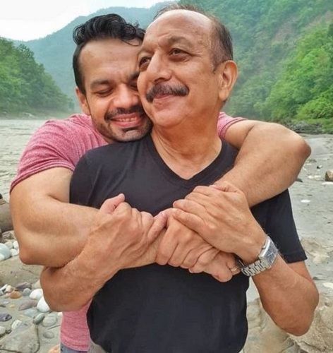 Gaurav Taneja med sin far