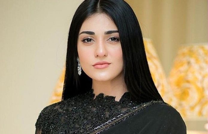 שרה חאן (שחקנית פקיסטנית) גובה, גיל, בעל, משפחה, ביוגרפיה ועוד