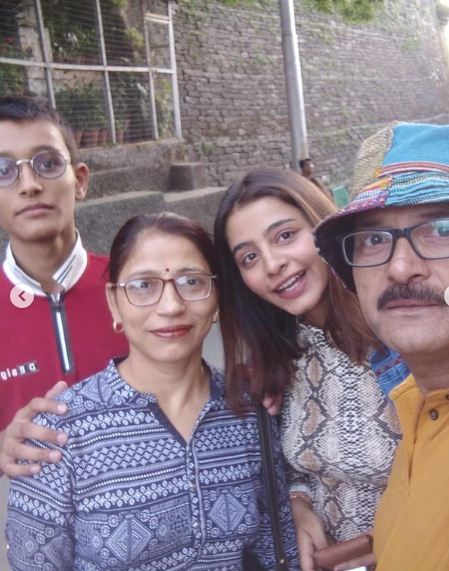 Bhoomika Vasishth com sua família