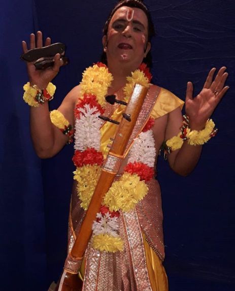 Rajesh Puri berpakaian seperti Narad