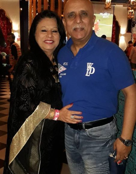 Rajesh Puri dan istrinya