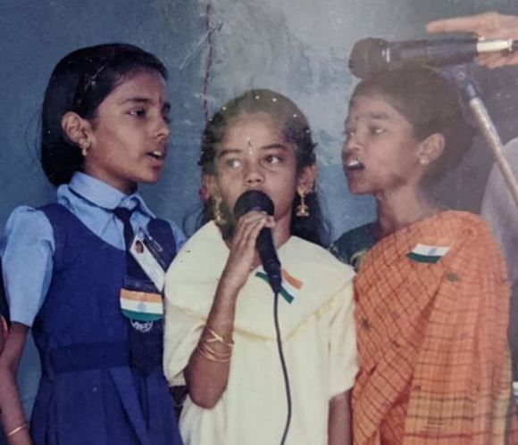 학교 시절의 Anitha Sampath