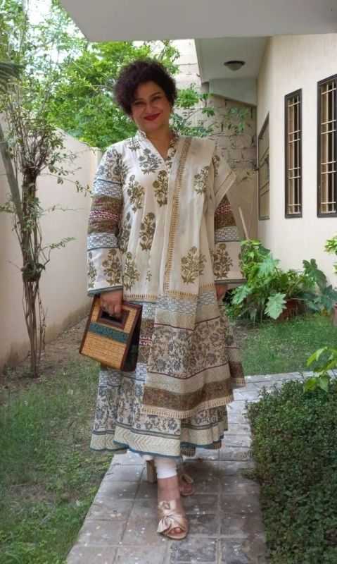 Sania Saeed แต่งตัวสวยสำหรับ Eid 2022