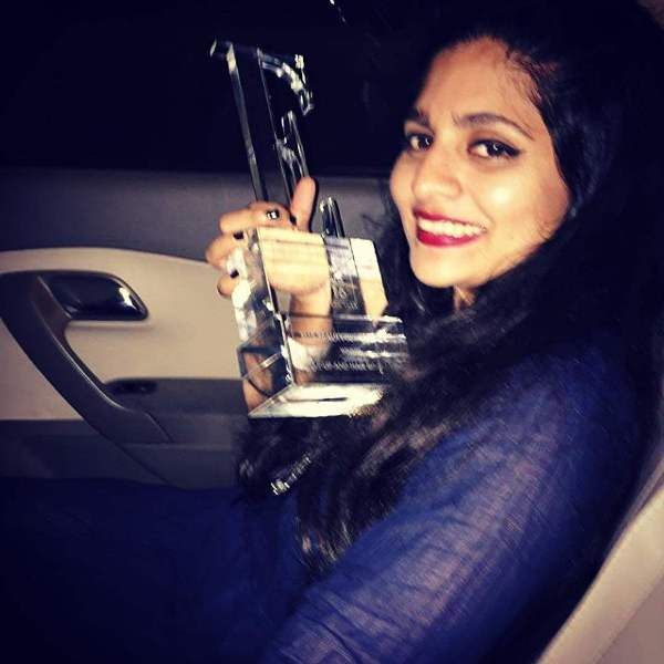 Sandhya Shekar med prisen Elle Artist of the Year