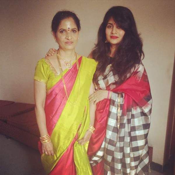 Sandhya Shekar med sin mor