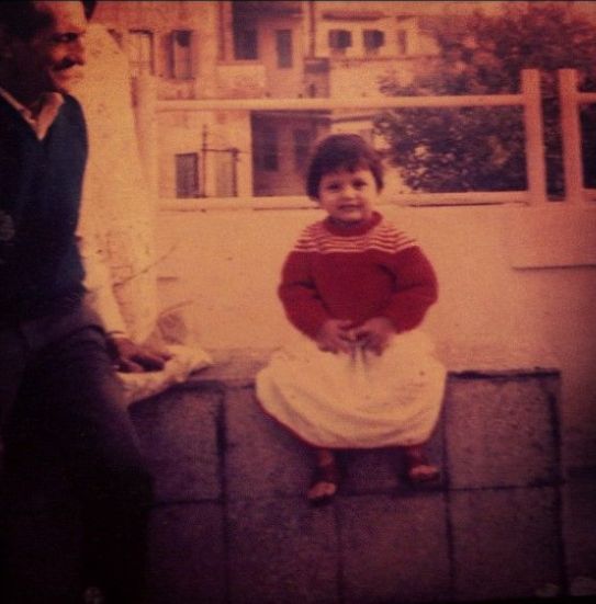 Slika iz otroštva Arti Nayar z dedkom
