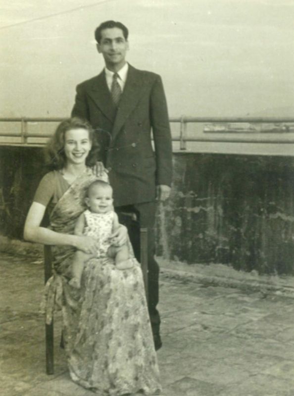 Sylvia Nanavati so svojím manželom a dcérou