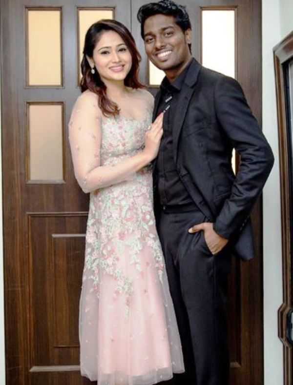 Atlee Kumar con su esposa