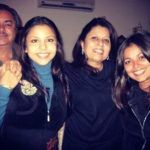 Ameira Punvani con i suoi genitori e la sorella