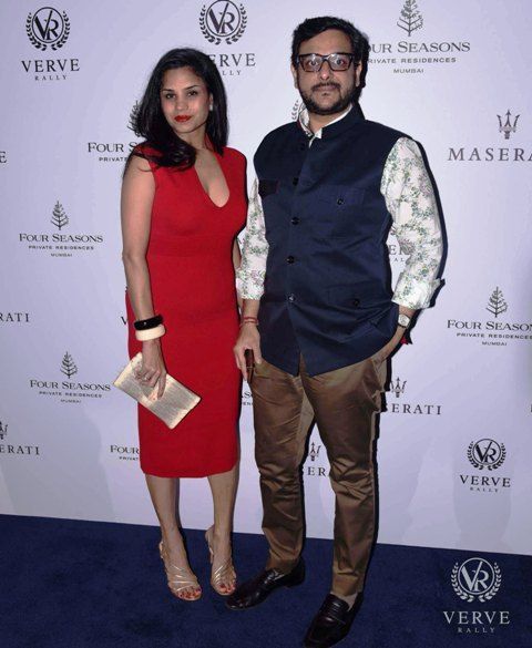 Гаурав Бхатия със съпругата си