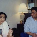 Asha Bhosle ve kızı Varsha Bhosle